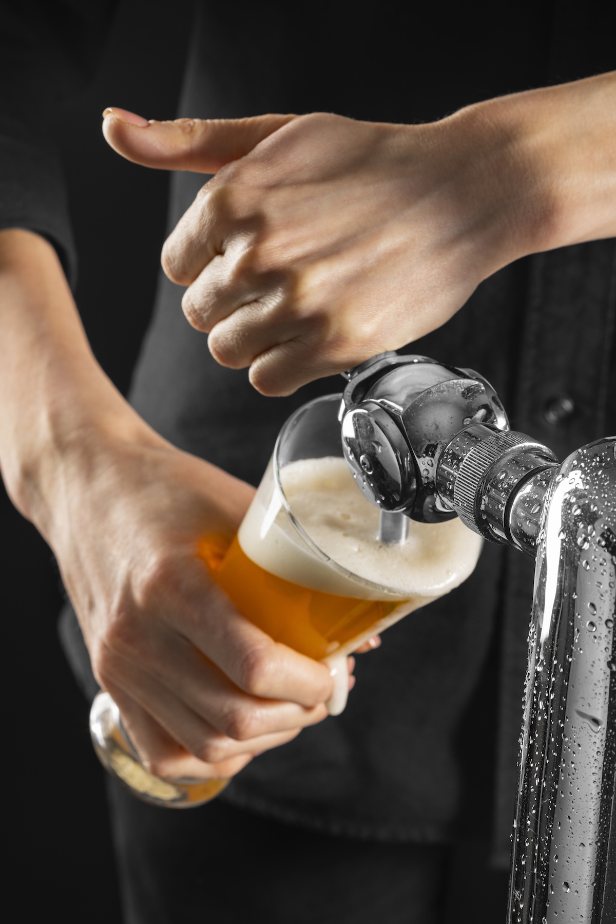 bodegon-de-elementos-de-elaboracion-de-cerveza